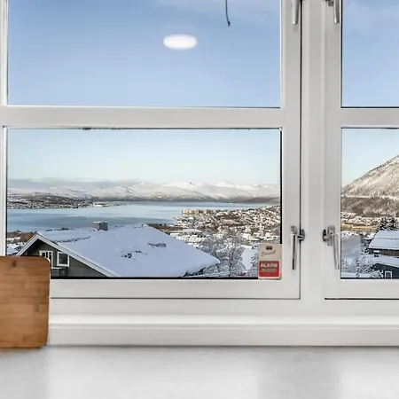 Bridge & Cathedral View L By Fjellheisen Apartman Tromsø