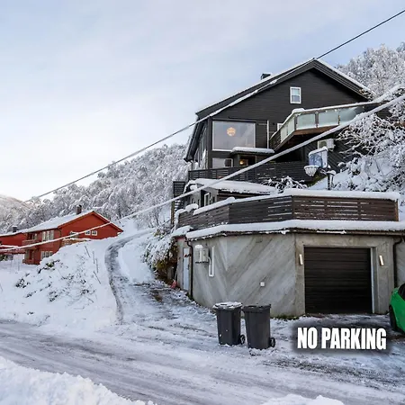 Bridge & Cathedral View L By Fjellheisen טרומסה