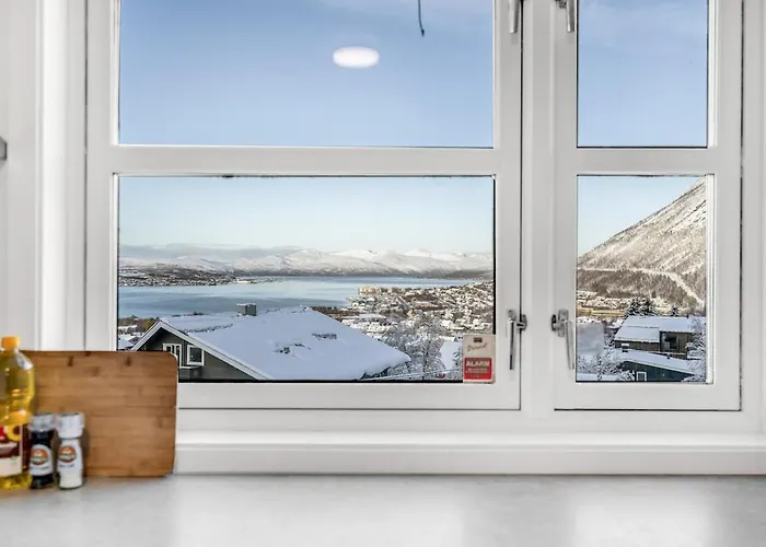 Bridge & Cathedral View L By Fjellheisen דירה טרומסה