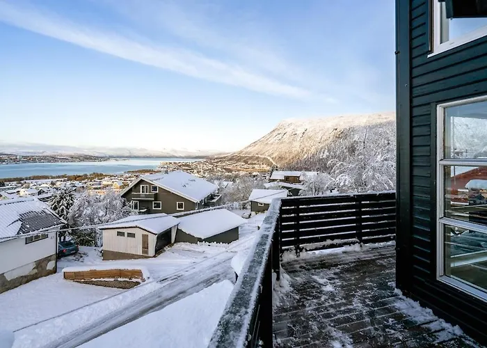 Bridge & Cathedral View L By Fjellheisen