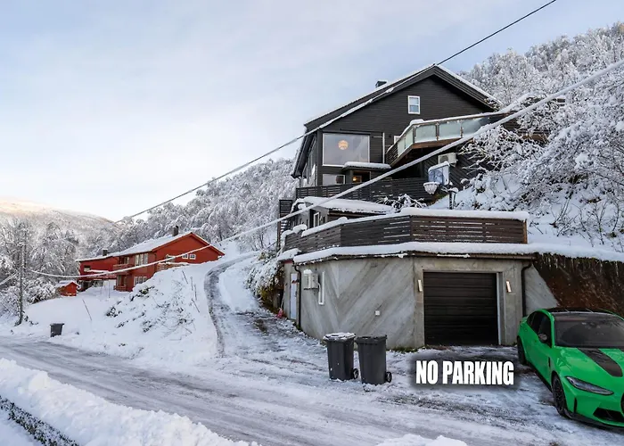 Bridge & Cathedral View L By Fjellheisen טרומסה